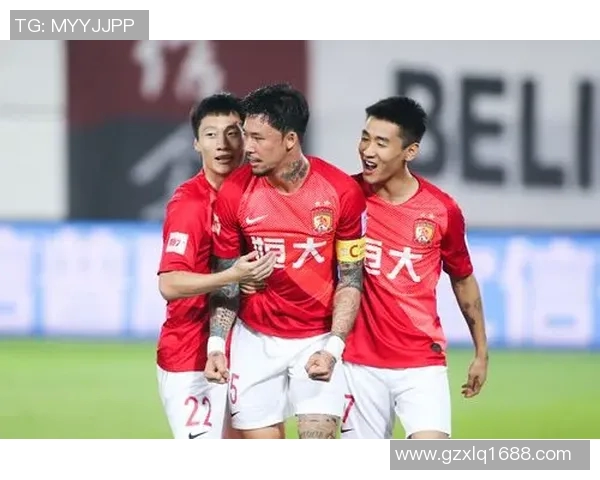 广州恒大与上海上港激战正酣精彩直播全程回顾与赛后分析